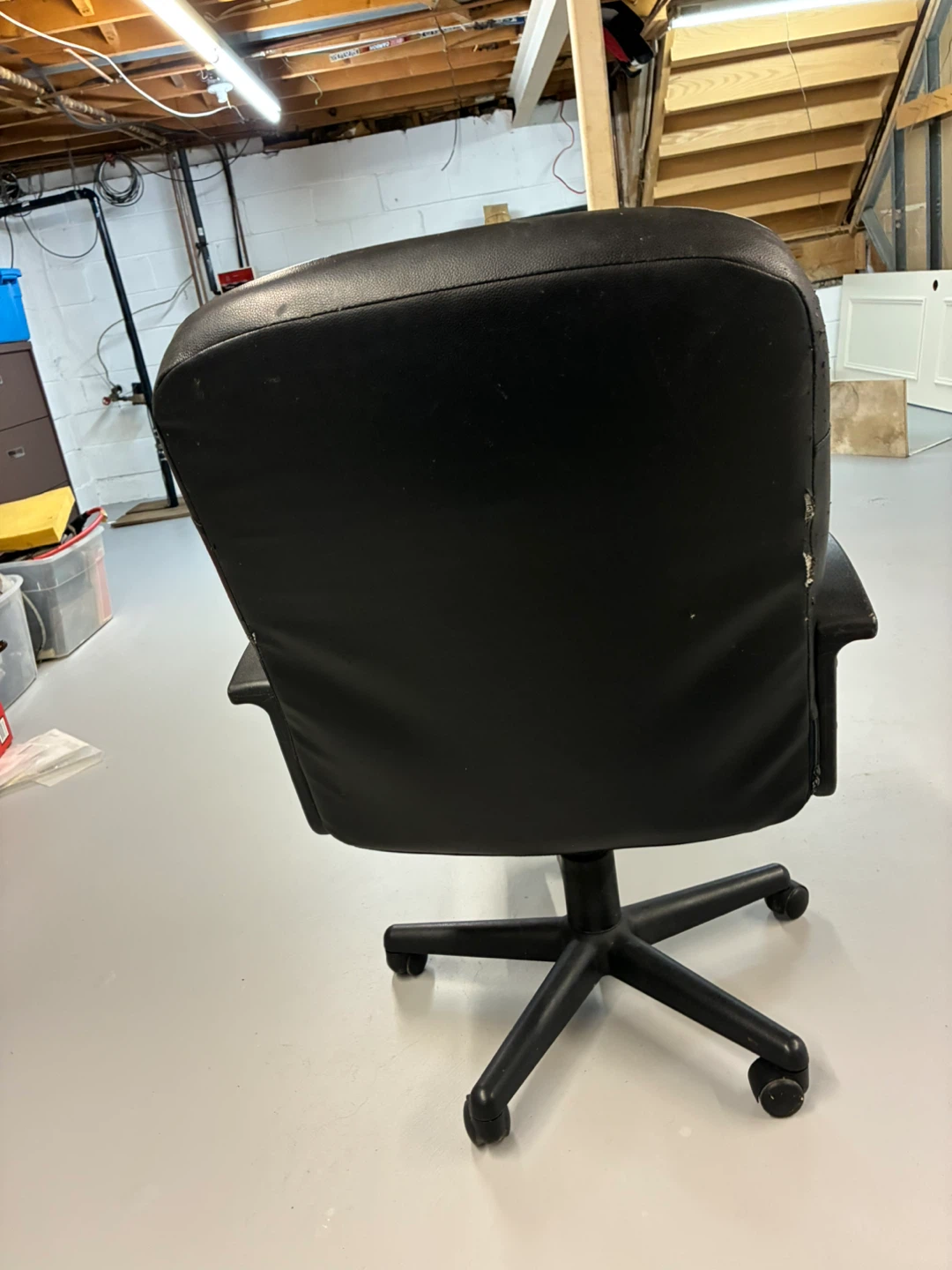 Black Office Chair - photo 3