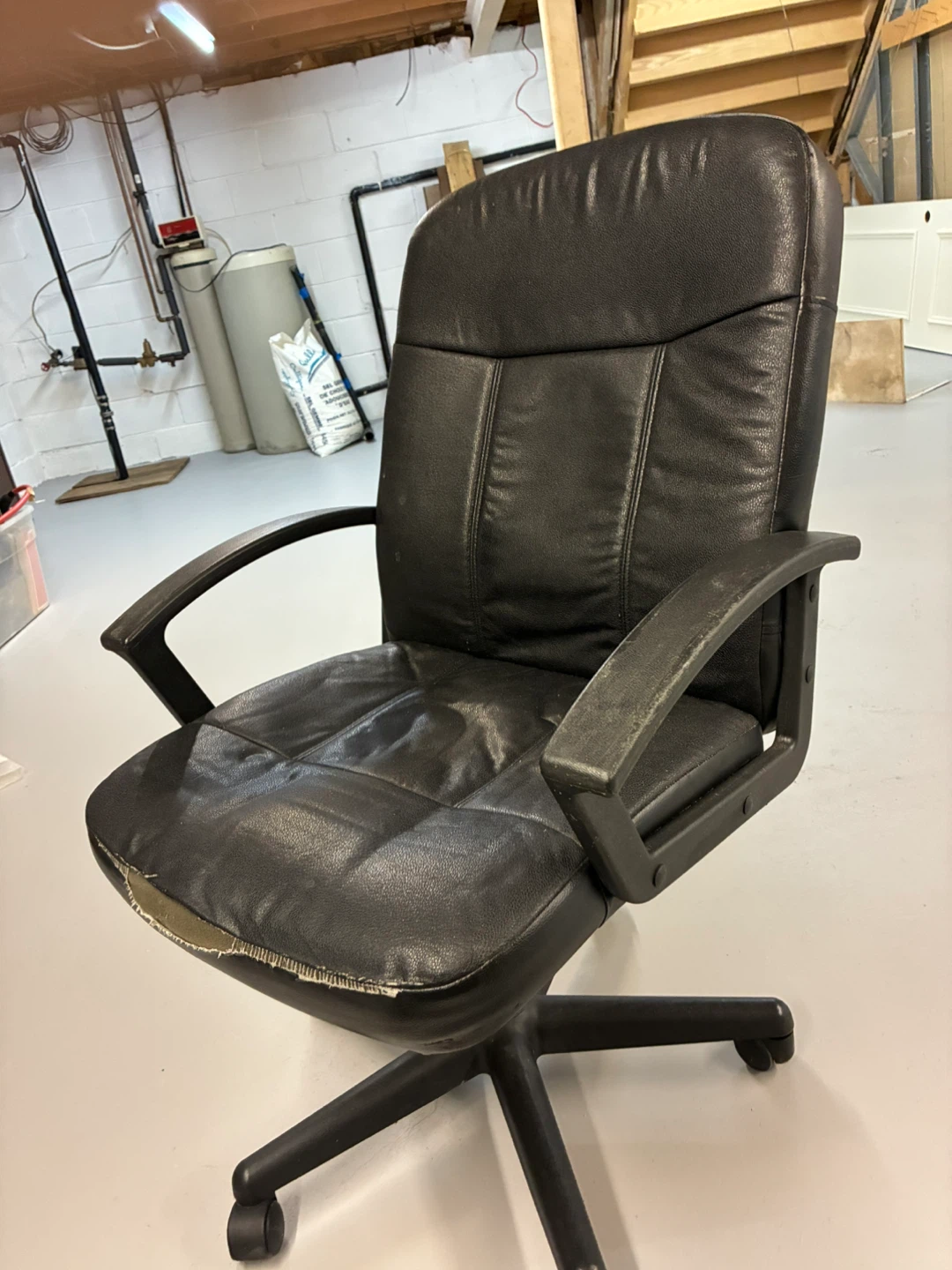Black Office Chair - photo 2
