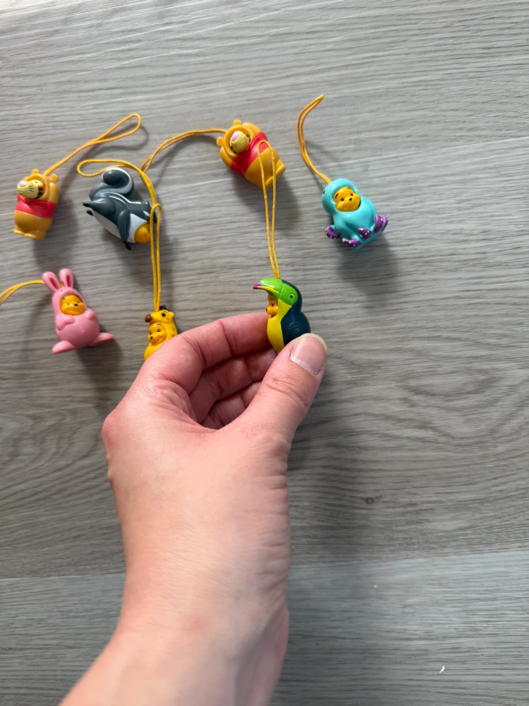 7 peek-a-Pooh keychains - photo 4