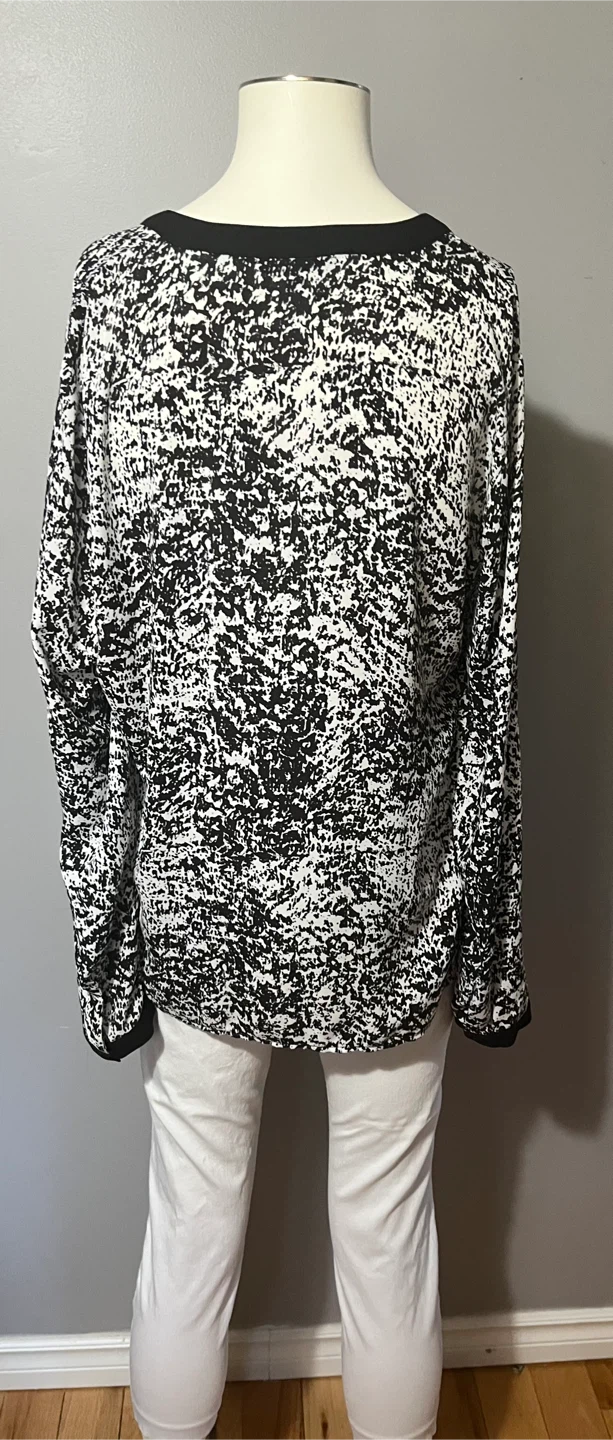 Kenneth Cole large Women's Long Sleeve Top Size L - photo 4