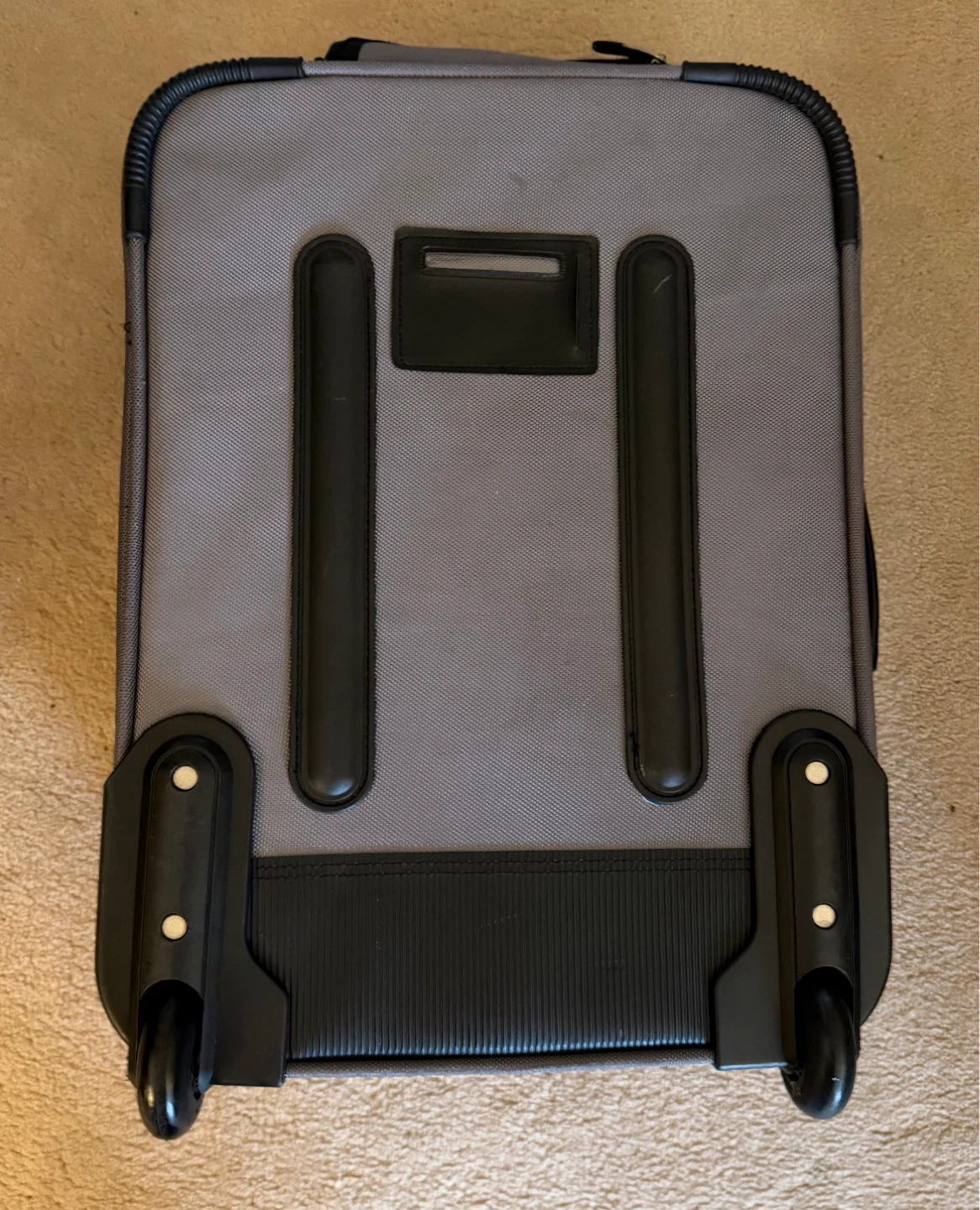 Grey Tracker carry-on suitcase - photo 4