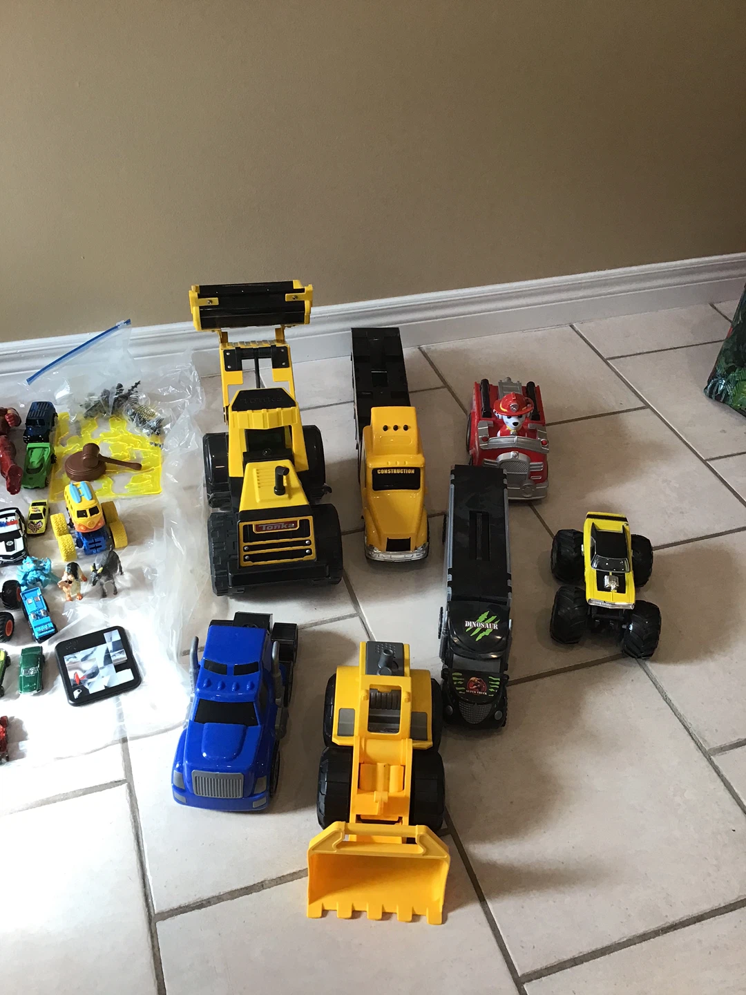 Assorted Toy Lot - Cars, Robots, and More! - photo 2