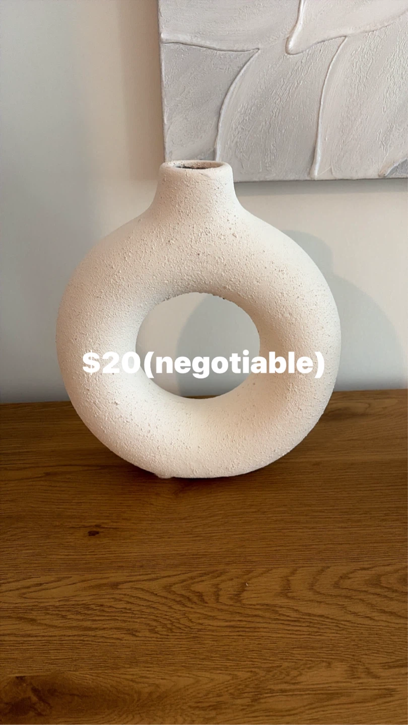 White Textured Doughnut Vase