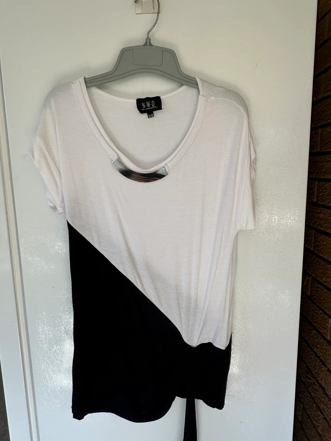 NWD White and Black Colour Block V-Neck Top