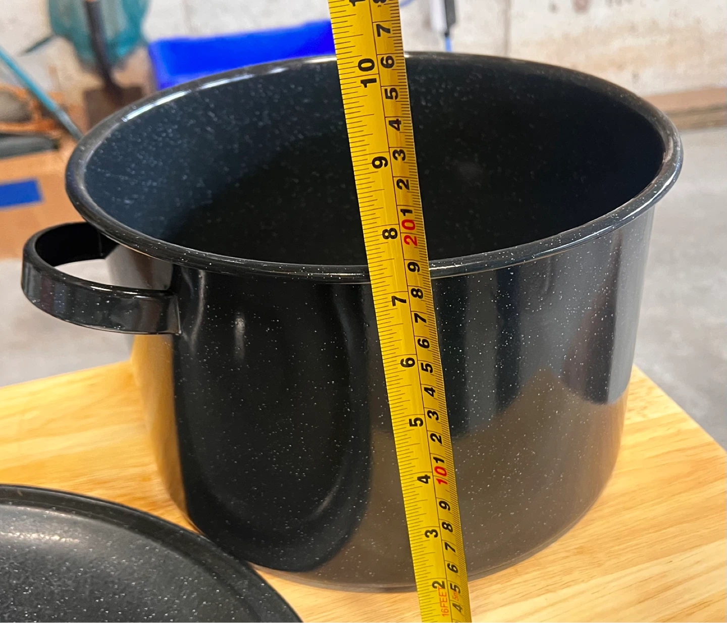 Black Enamel Pot with Lid - photo 4