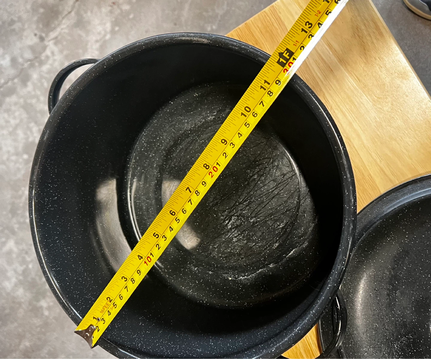 Black Enamel Pot with Lid - photo 3