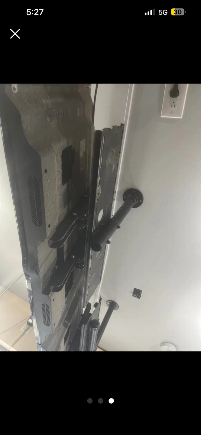 Samsung TV 32inch for $29, with Wall/Ceiling Mount Bracket $59 - photo 4
