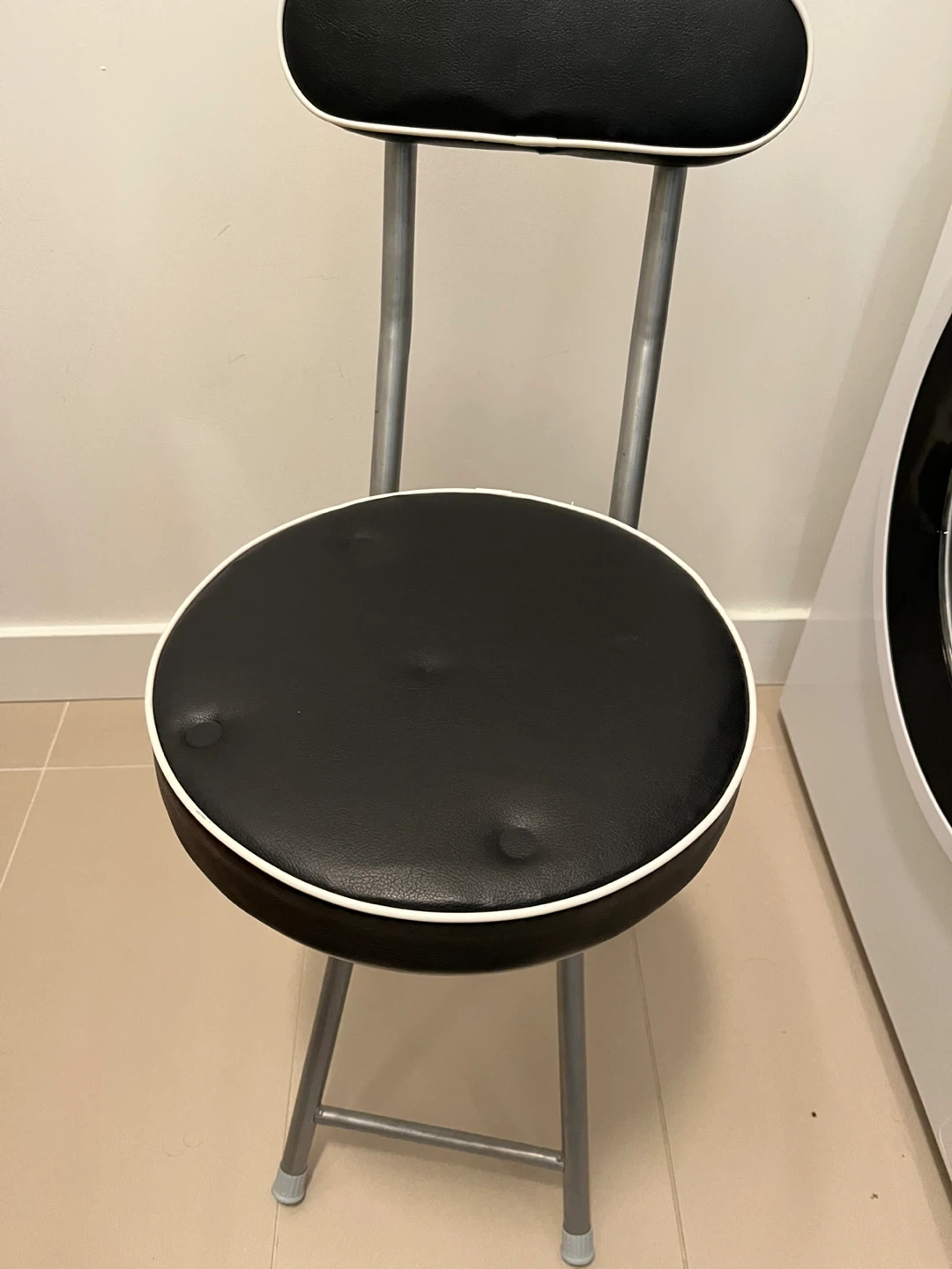 Black Metal Stool with Round Seat