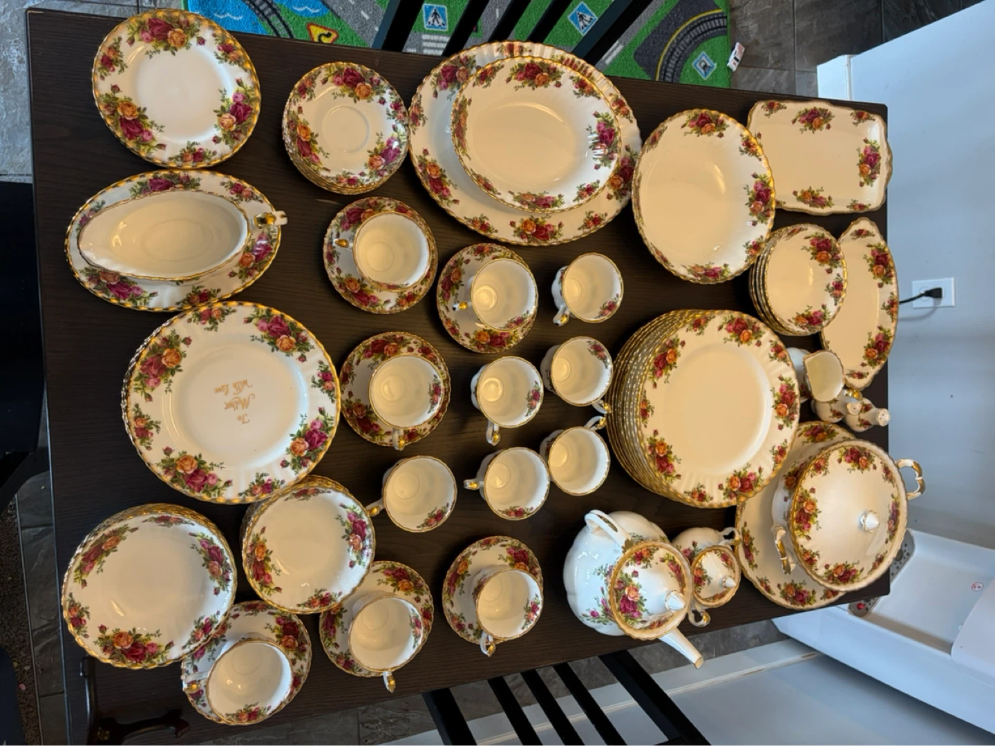 Royal Albert Old Country Roses Dinnerware Set