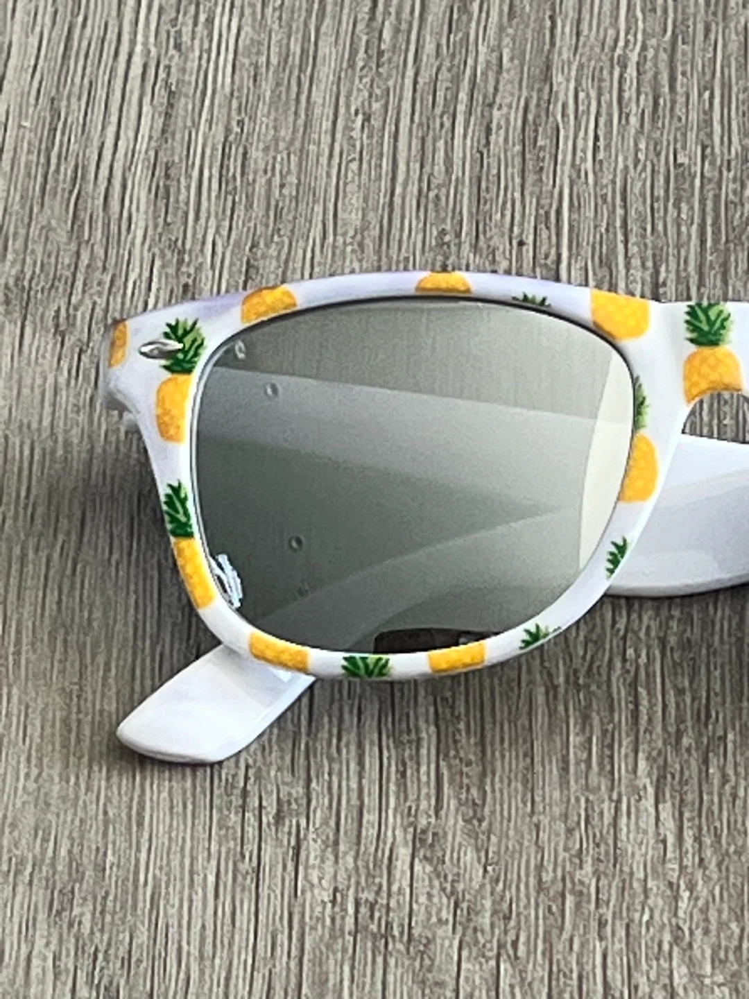 IZOD mirrored Sunglasses with Pineapple Print - photo 4