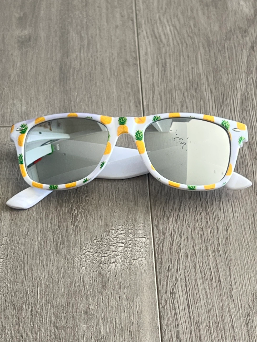 IZOD mirrored Sunglasses with Pineapple Print - photo 2