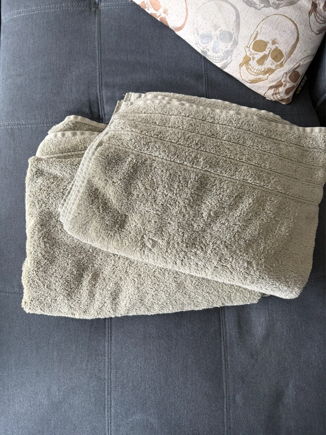 2 Large Towels