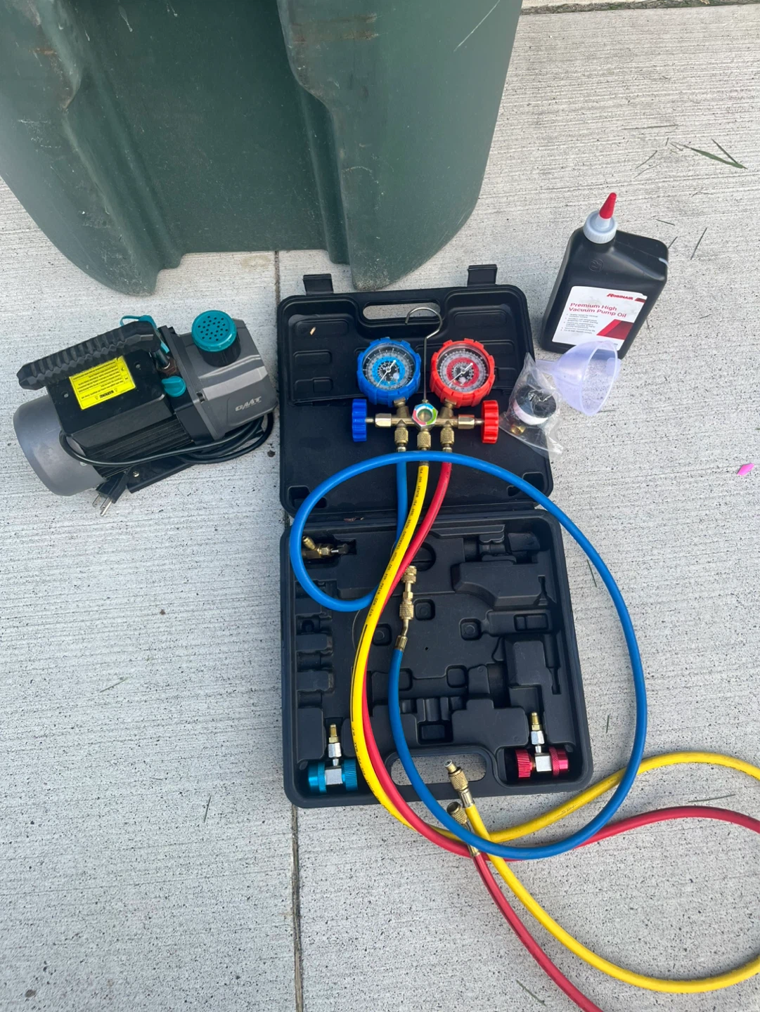 A/C Vacuum Pump with Manifold Gauge Set