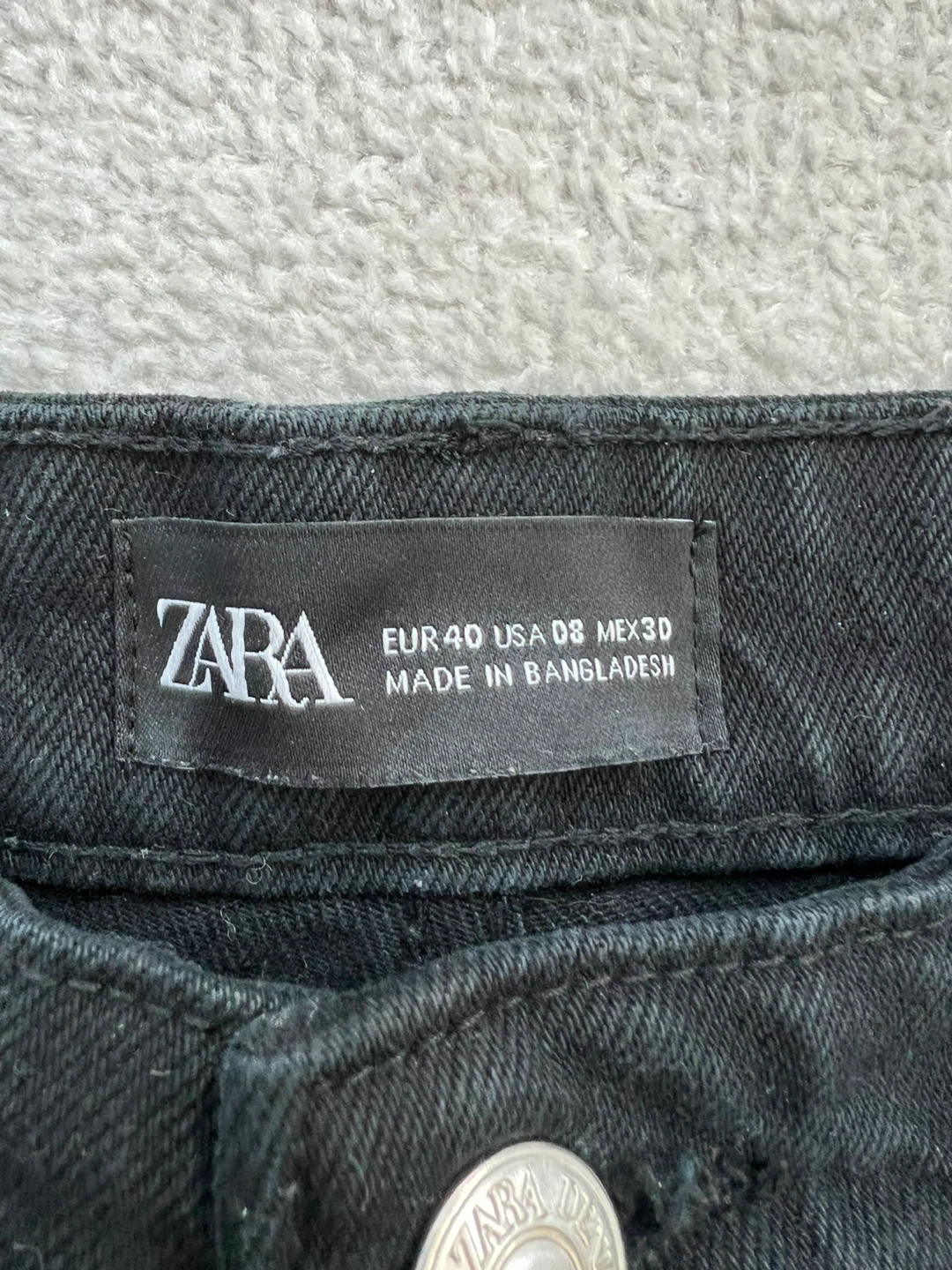 ZARA Black Denim Jeans - Size 8 (USA) - photo 2