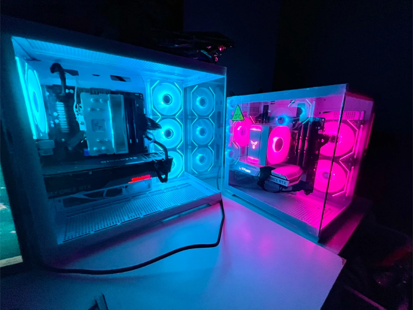 White Gaming PC RTX5070 - photo 2