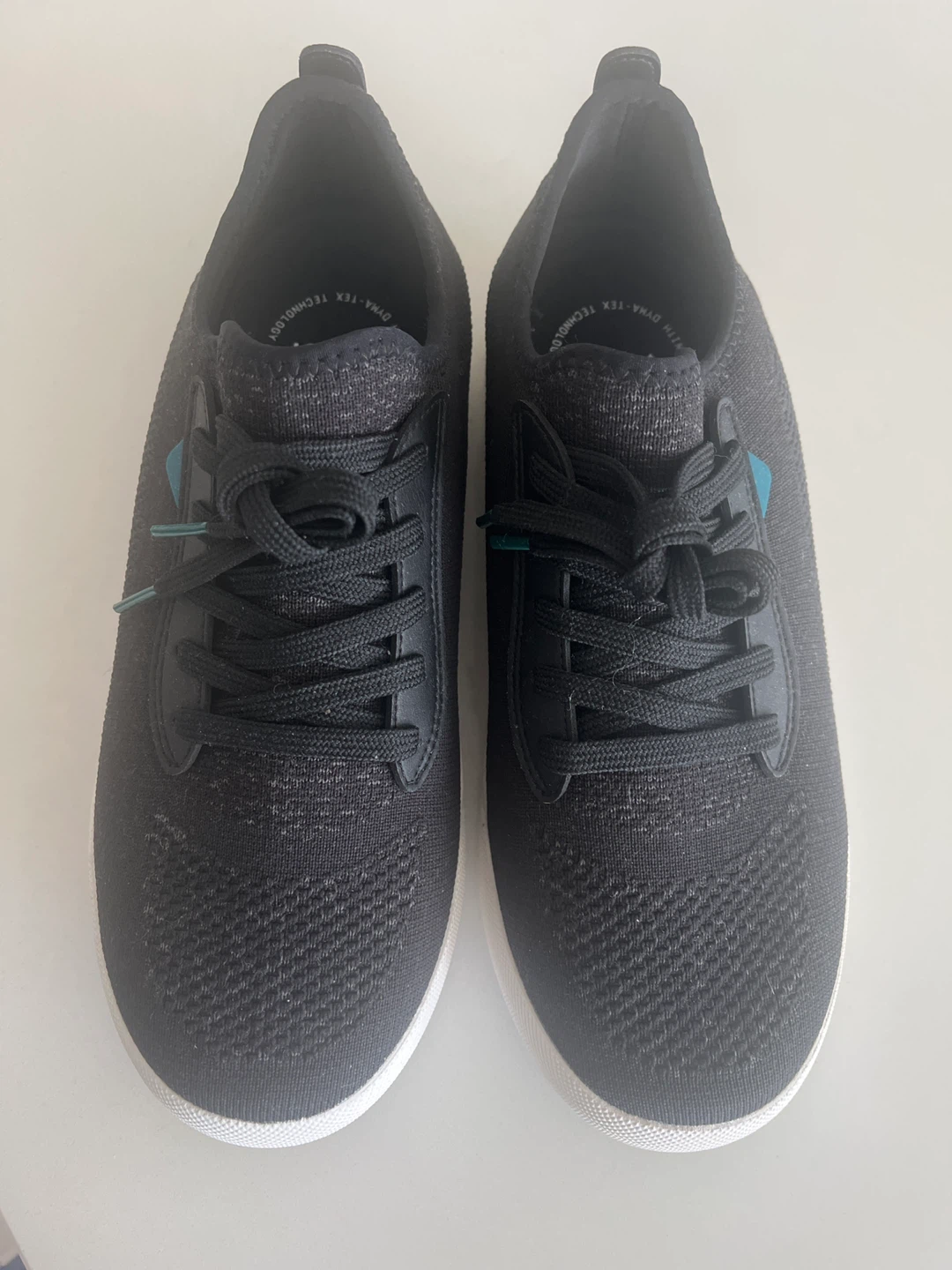 New Vessi Sneaker - US W9