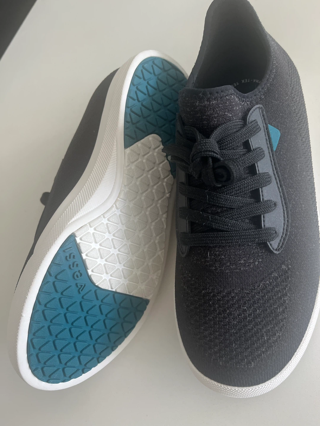 New Vessi Sneaker - US W9 - photo 2