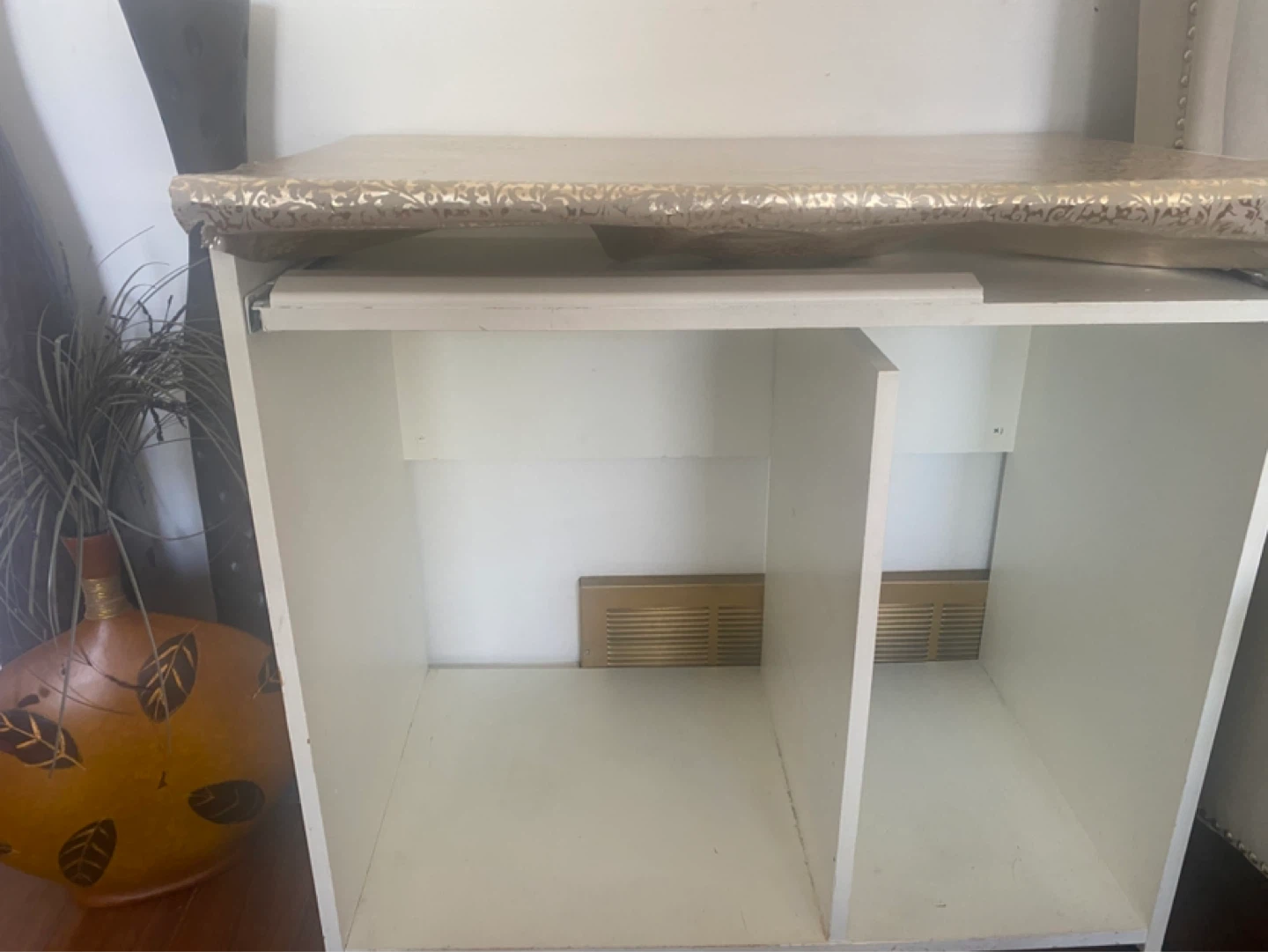 White Two-Tiered Shelf Unit or Table on Wheels - photo 2