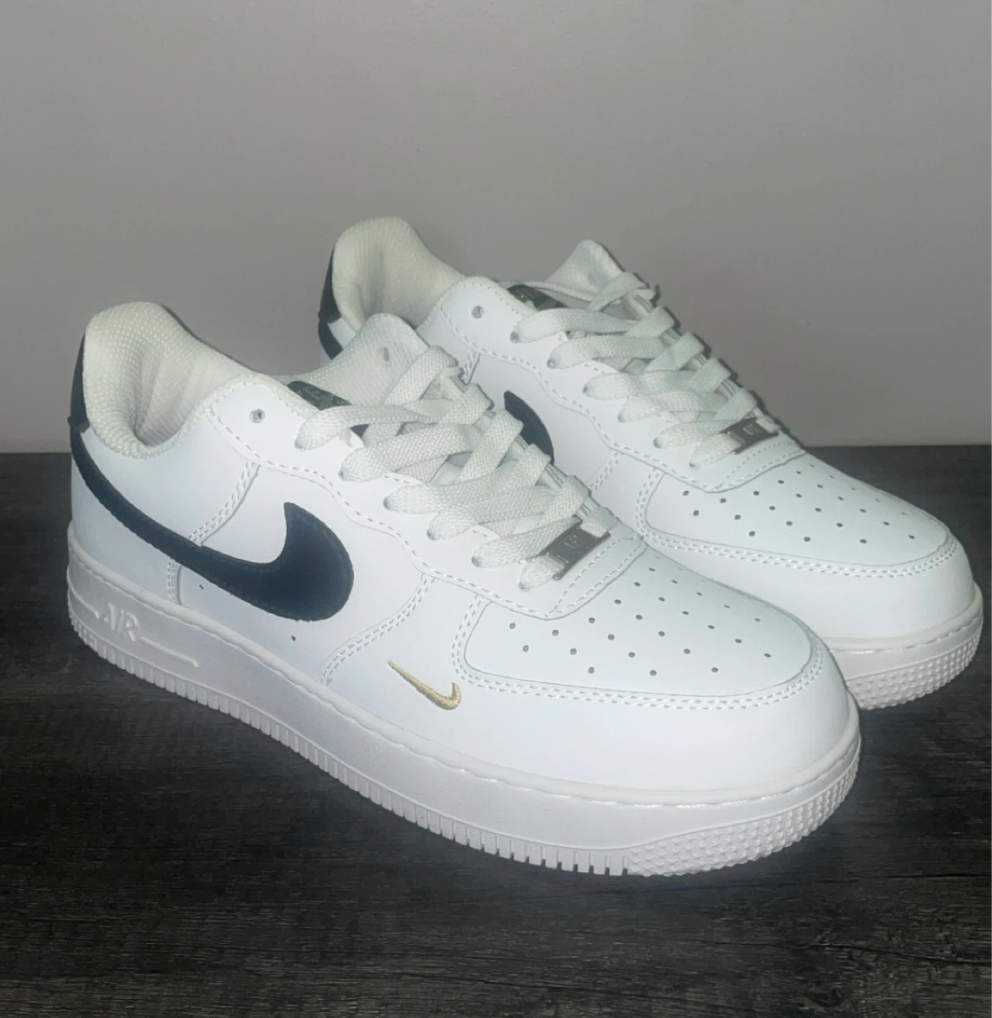 Black and White AF1s size 8.5 - photo 2