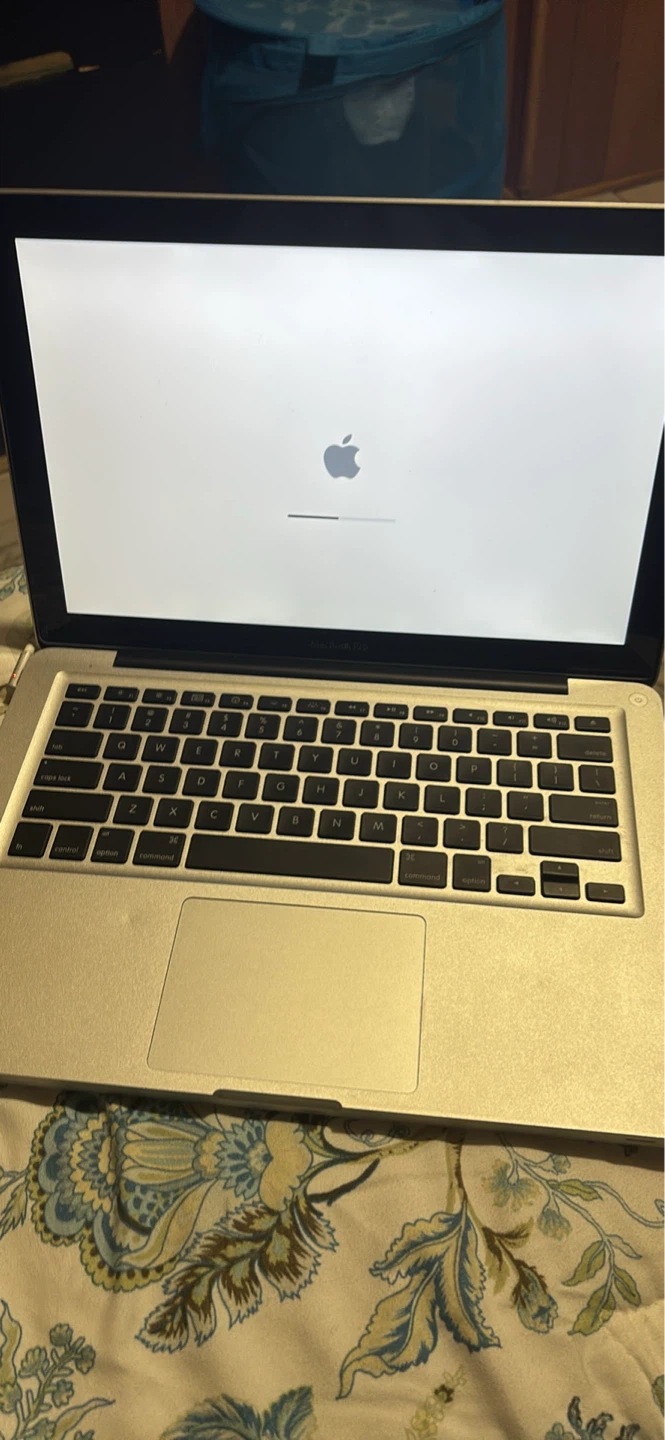 Apple MacBook Pro Laptop