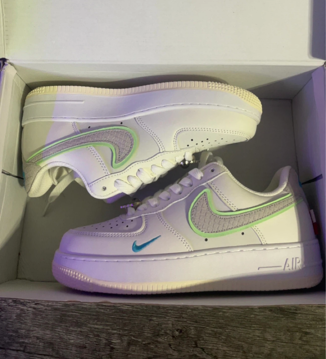 Women’s AF1 variants size 6