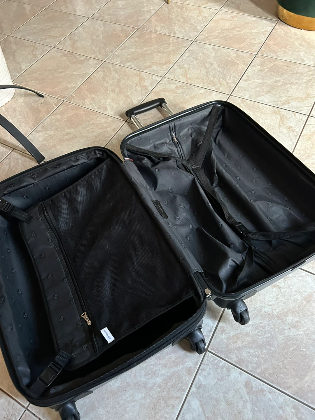 Heys - Silver Hardside Check in Luggage - photo 5
