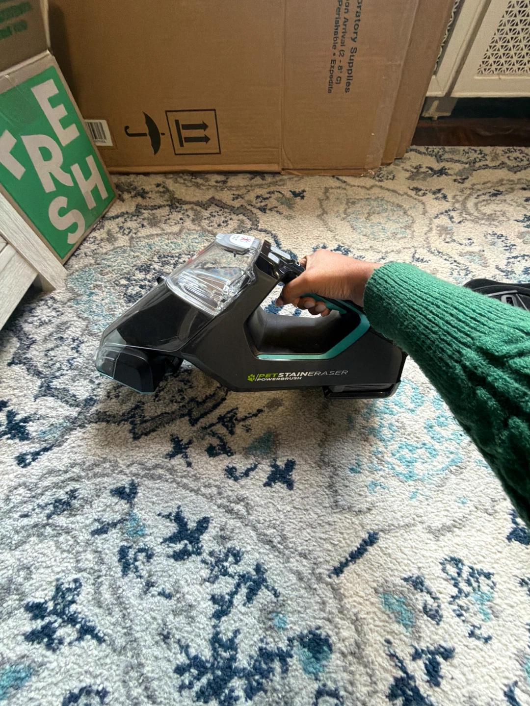 Bissell Pet Stain Eraser PowerBrush Cordless Spot Cleaner - photo 2