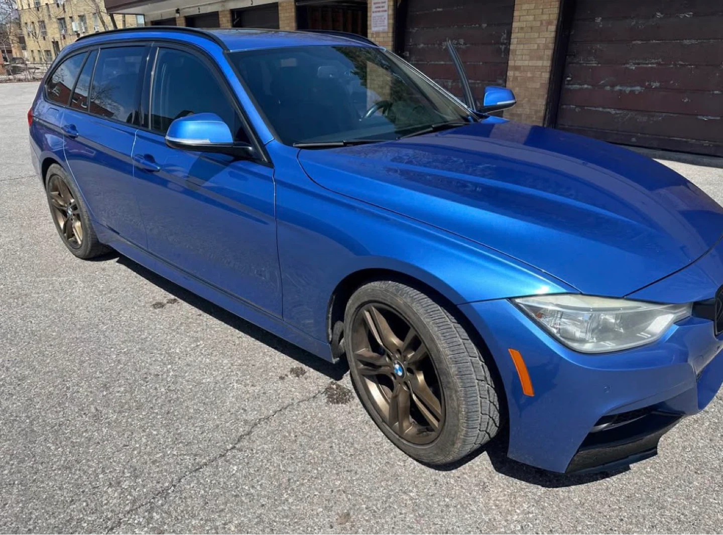 Blue BMW 3 Series Wagon - photo 4