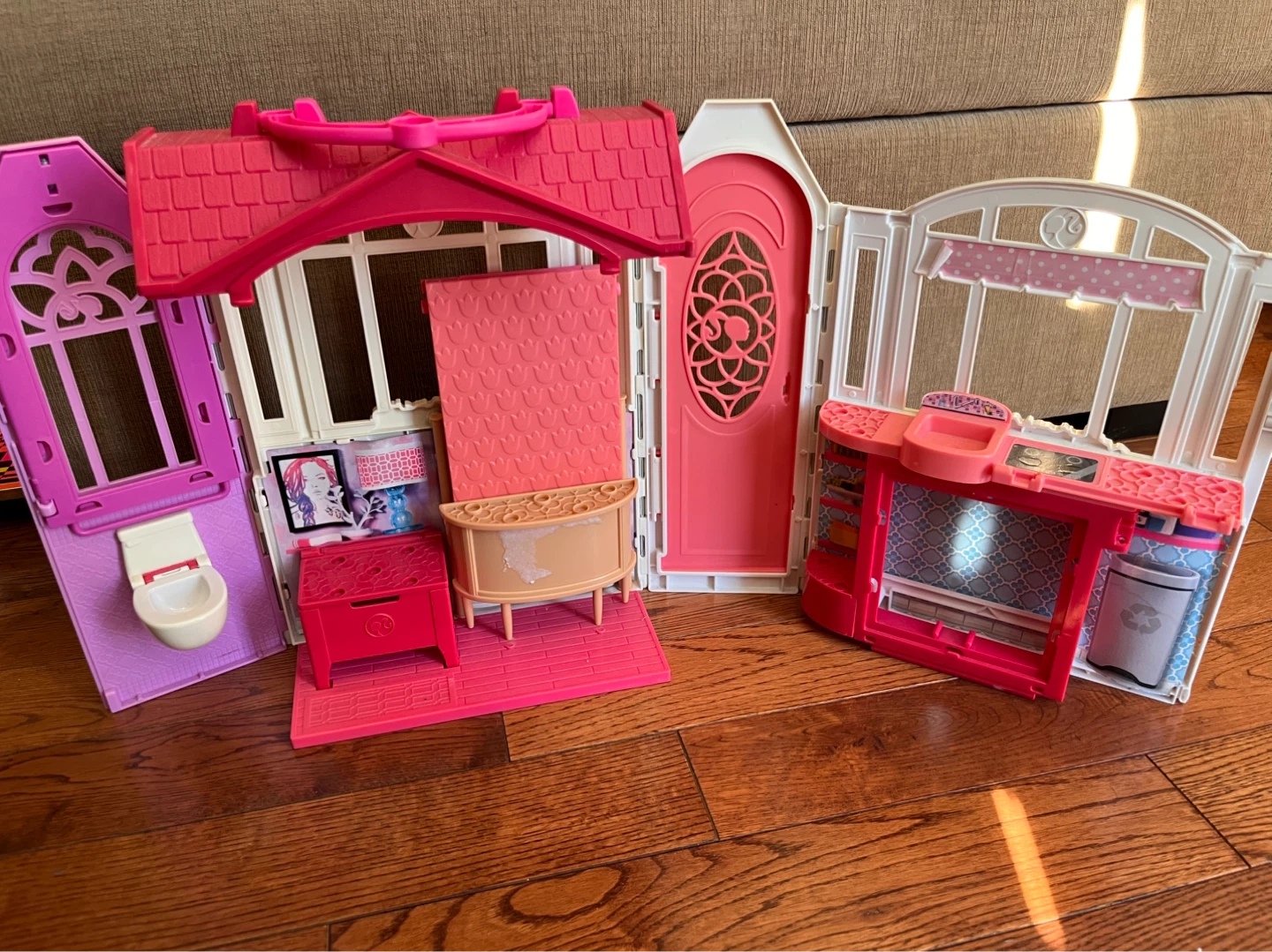 Barbie Dreamhouse Dollhouse Foldout Playset - photo 2