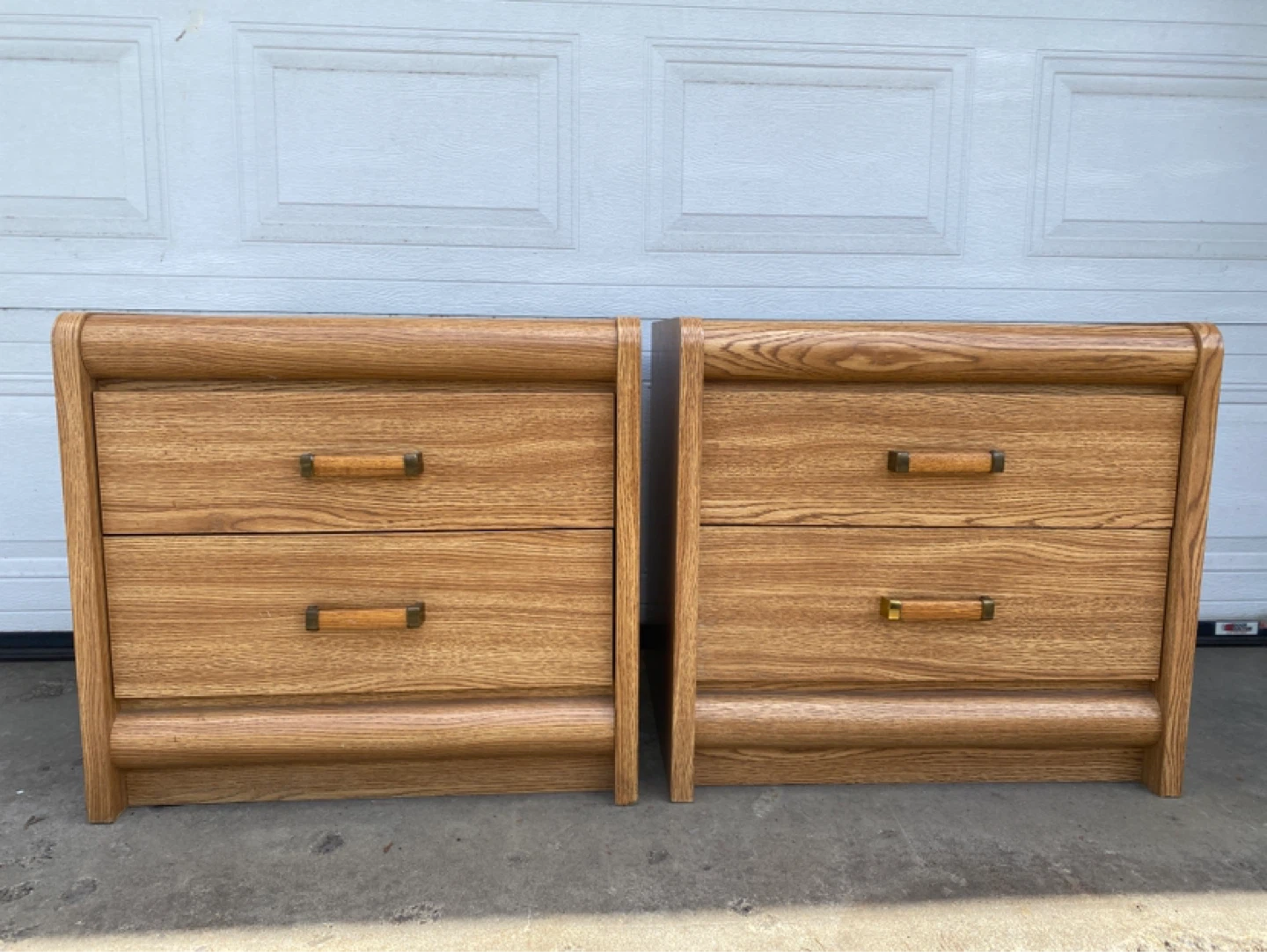 Pair of Vintage Palliser Oak Finish Nightstands (CAN DELIVER)