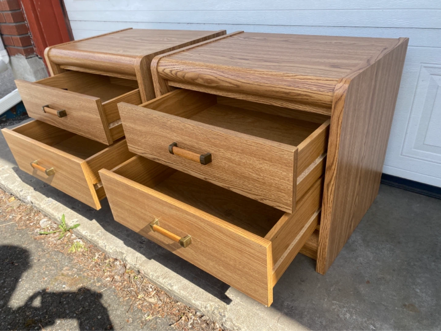 Pair of Vintage Palliser Oak Finish Nightstands (CAN DELIVER) - photo 5