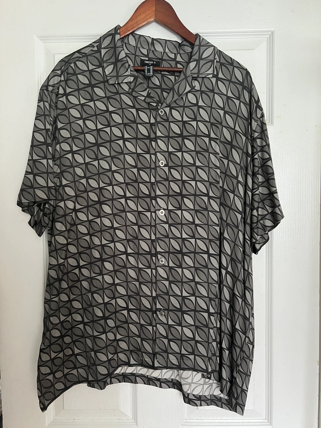 New Forever 21 Men's Short Sleeve Button Up Shirt