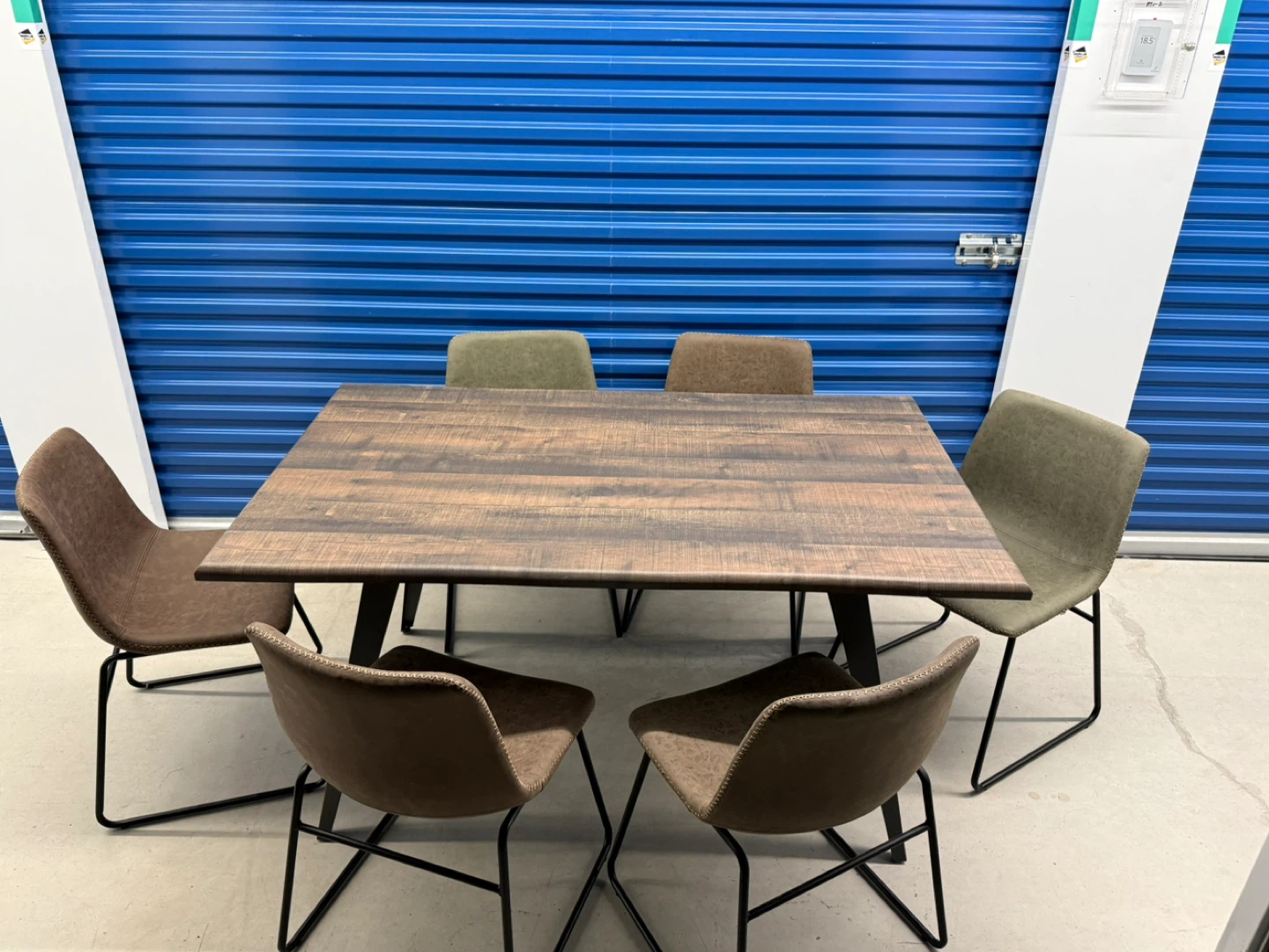Modern Dining Set Wood/Leather