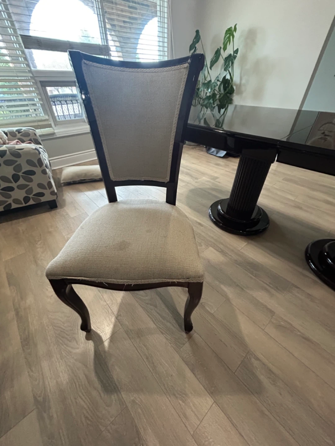 Dining table with 6 chairs - photo 2