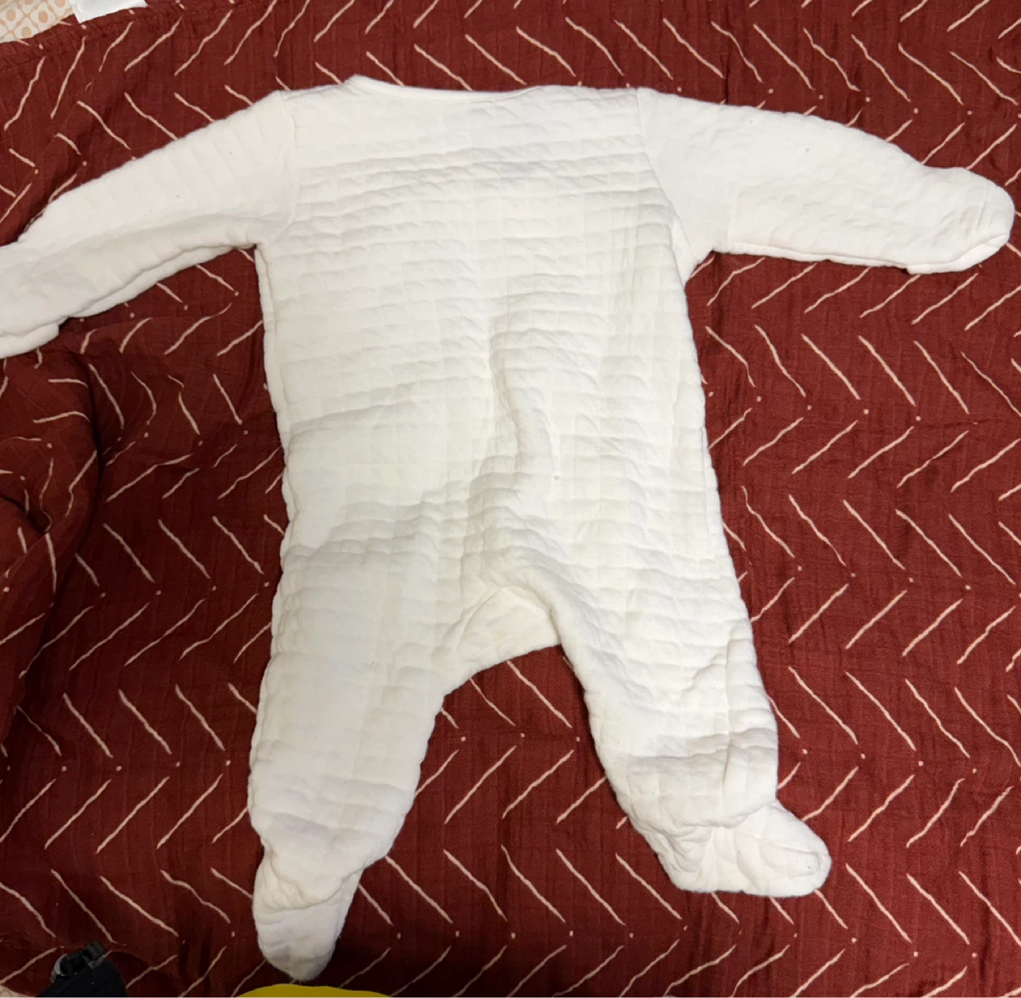Baby Girl's Velvet Dress and sleep suit - photo 4