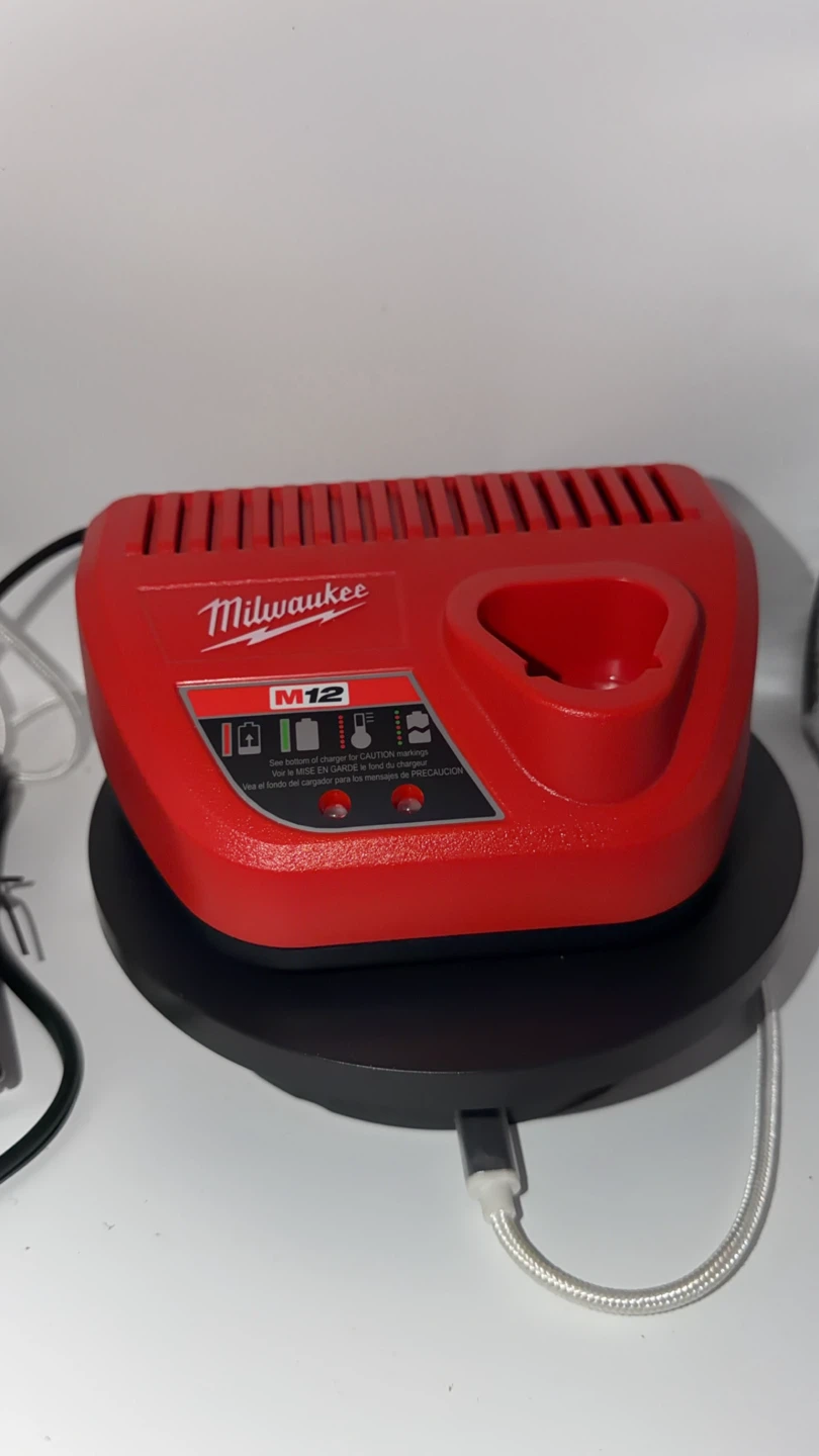 Milwaukee M12 12V Lithium-Ion Battery Charger