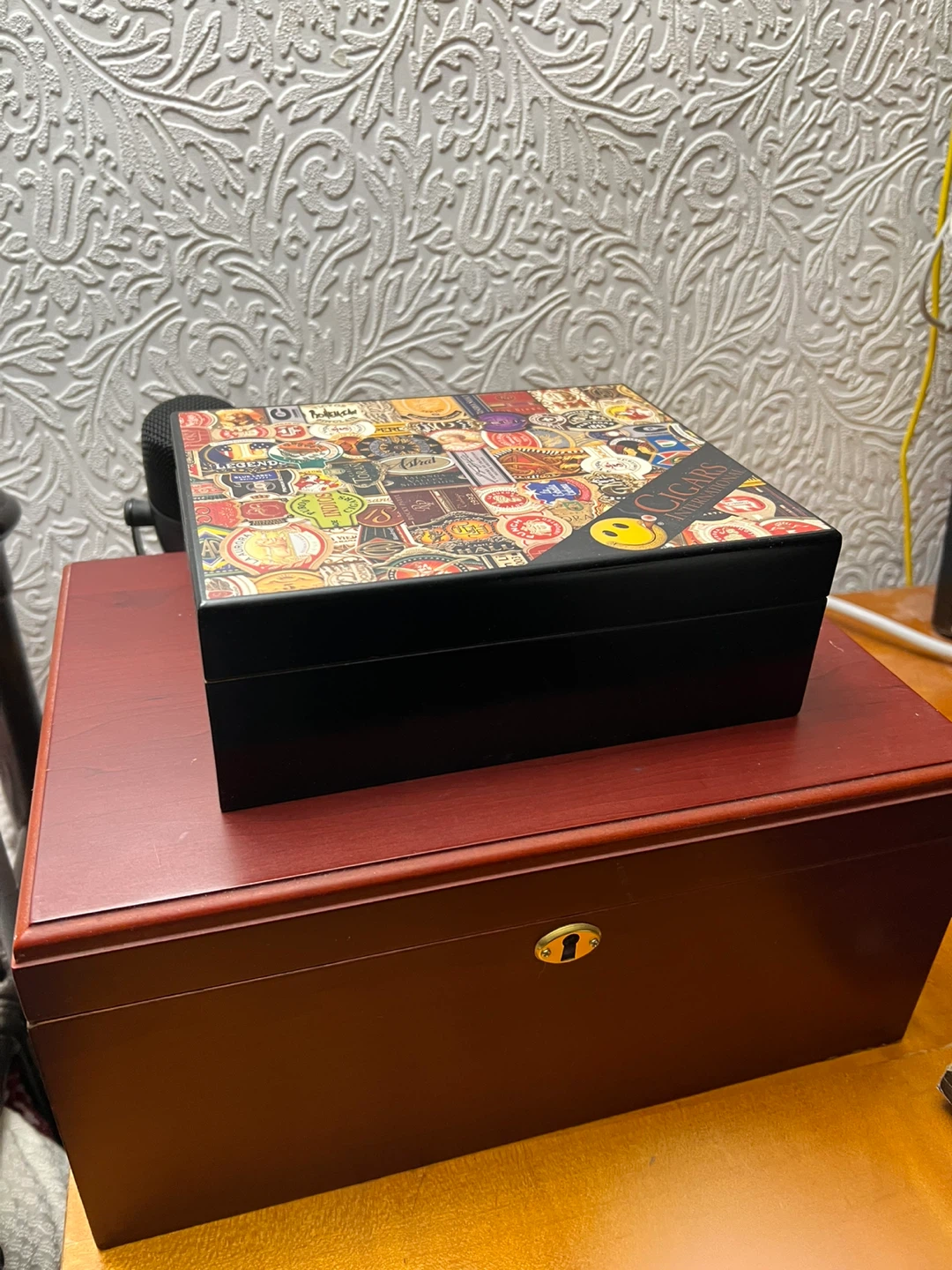 Wooden Cigar Humidor Box with Hygrometer