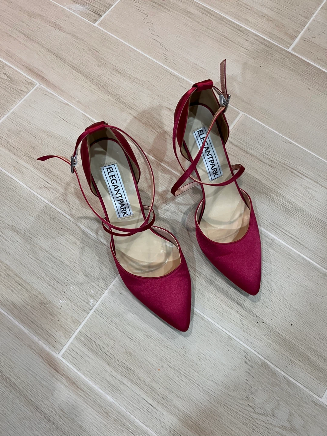 NEW Size 9 Elegant Park Red Satin Heels Shoes - photo 5