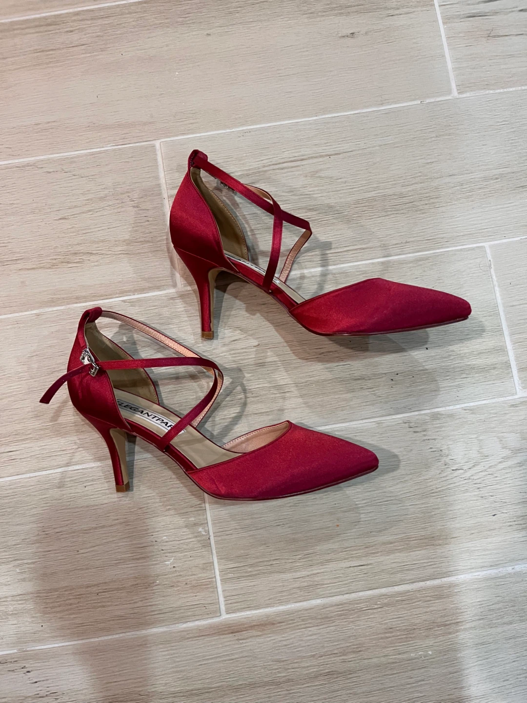 NEW Size 9 Elegant Park Red Satin Heels Shoes - photo 2