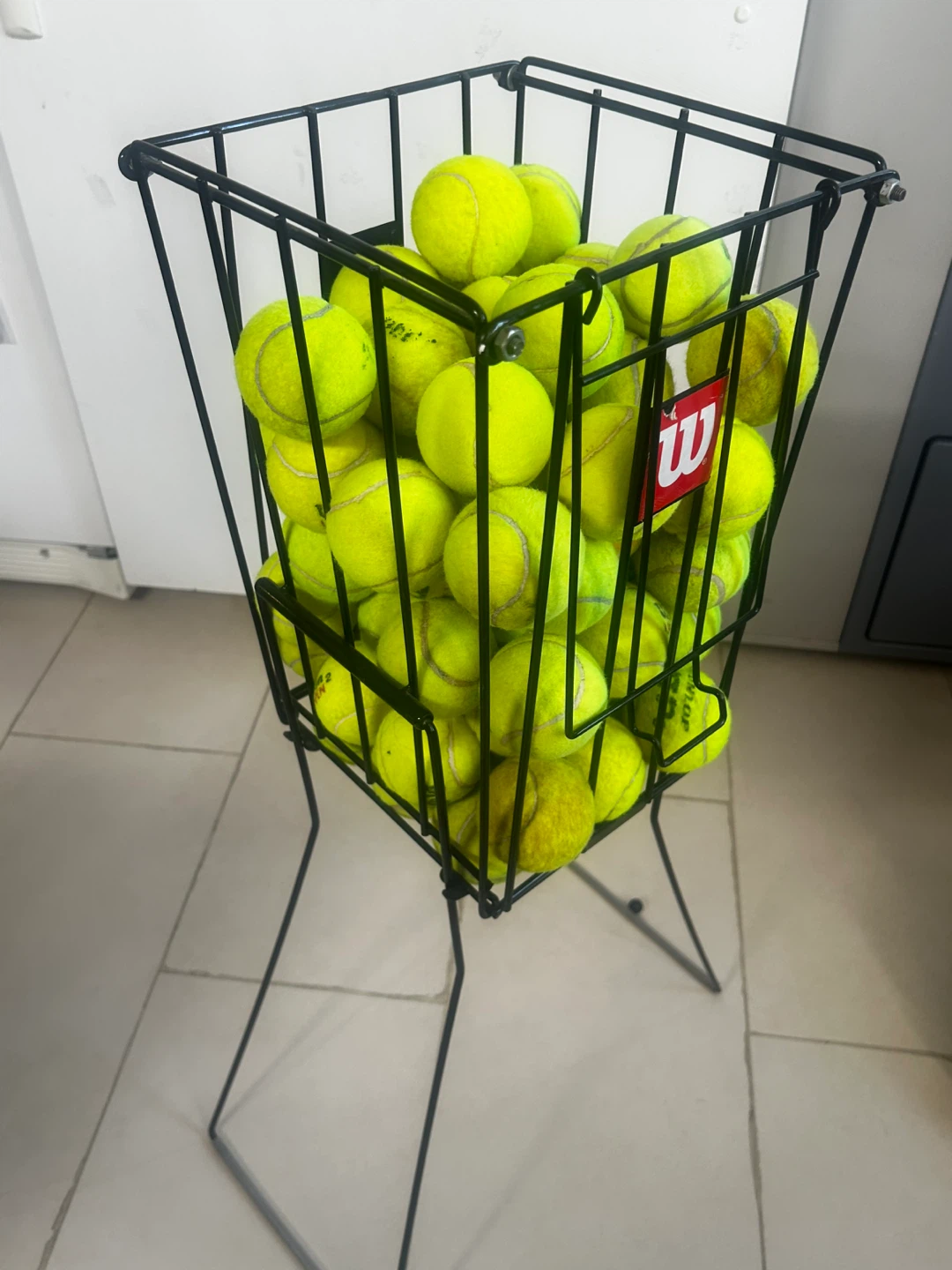 Wilson 75 tennis ball pick up hopper - photo 3