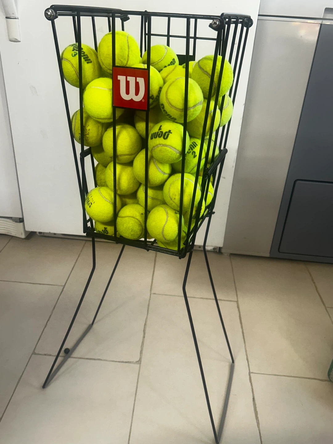 Wilson 75 tennis ball pick up hopper - photo 2