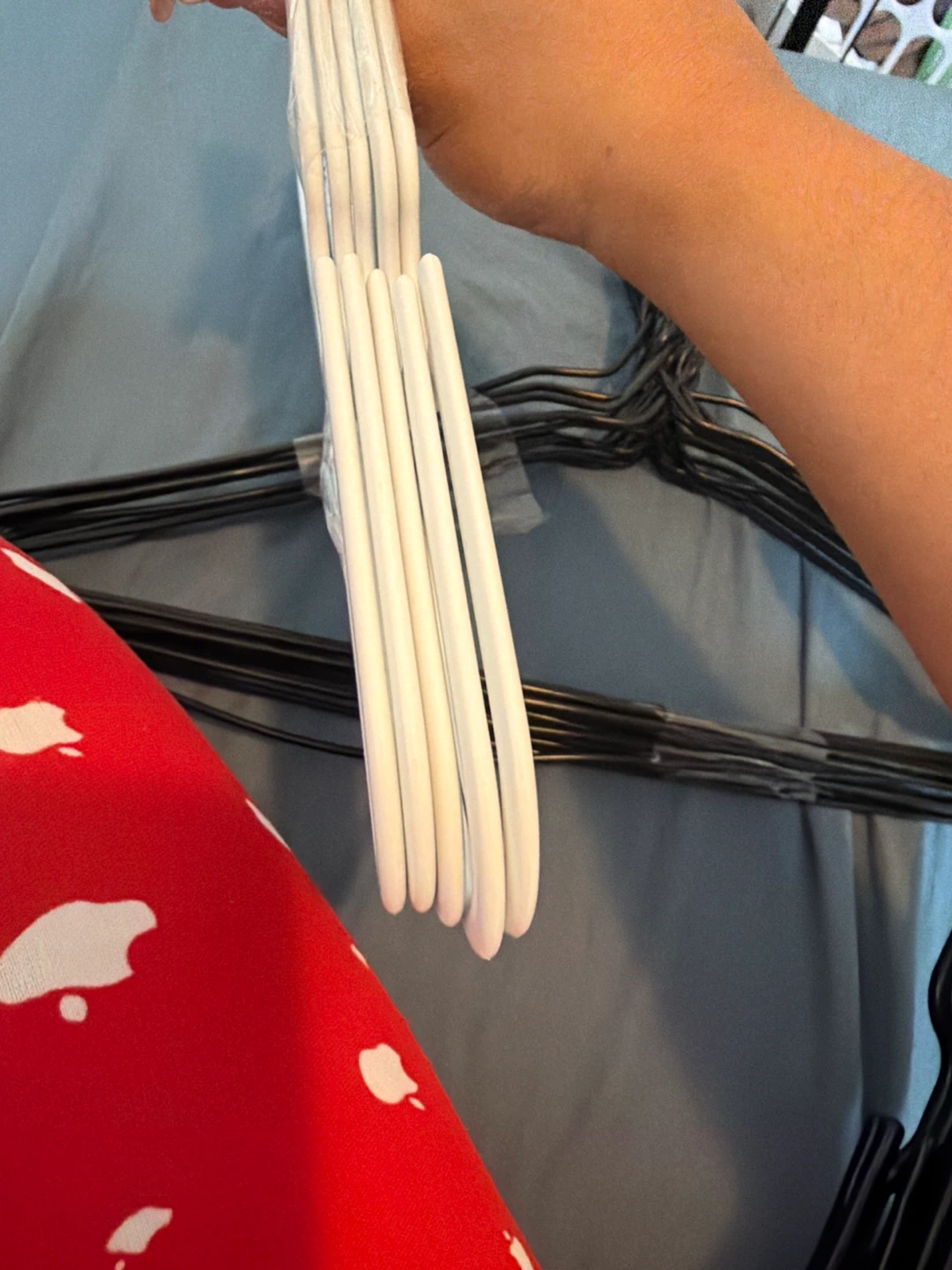 Bulk lot of plastic hangers - photo 2