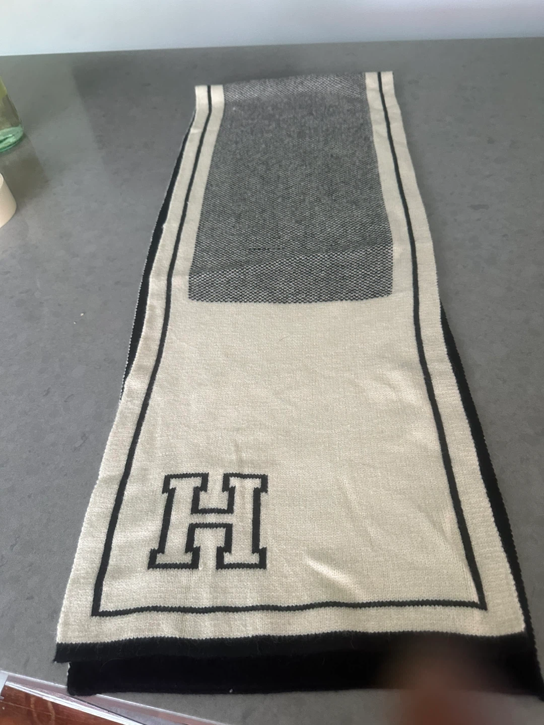 “H” Stylish Scarf - photo 2
