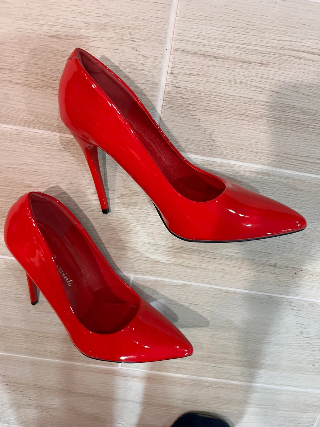 NEW Size 6 Kingswink Red Patent Stiletto Heels - photo 2