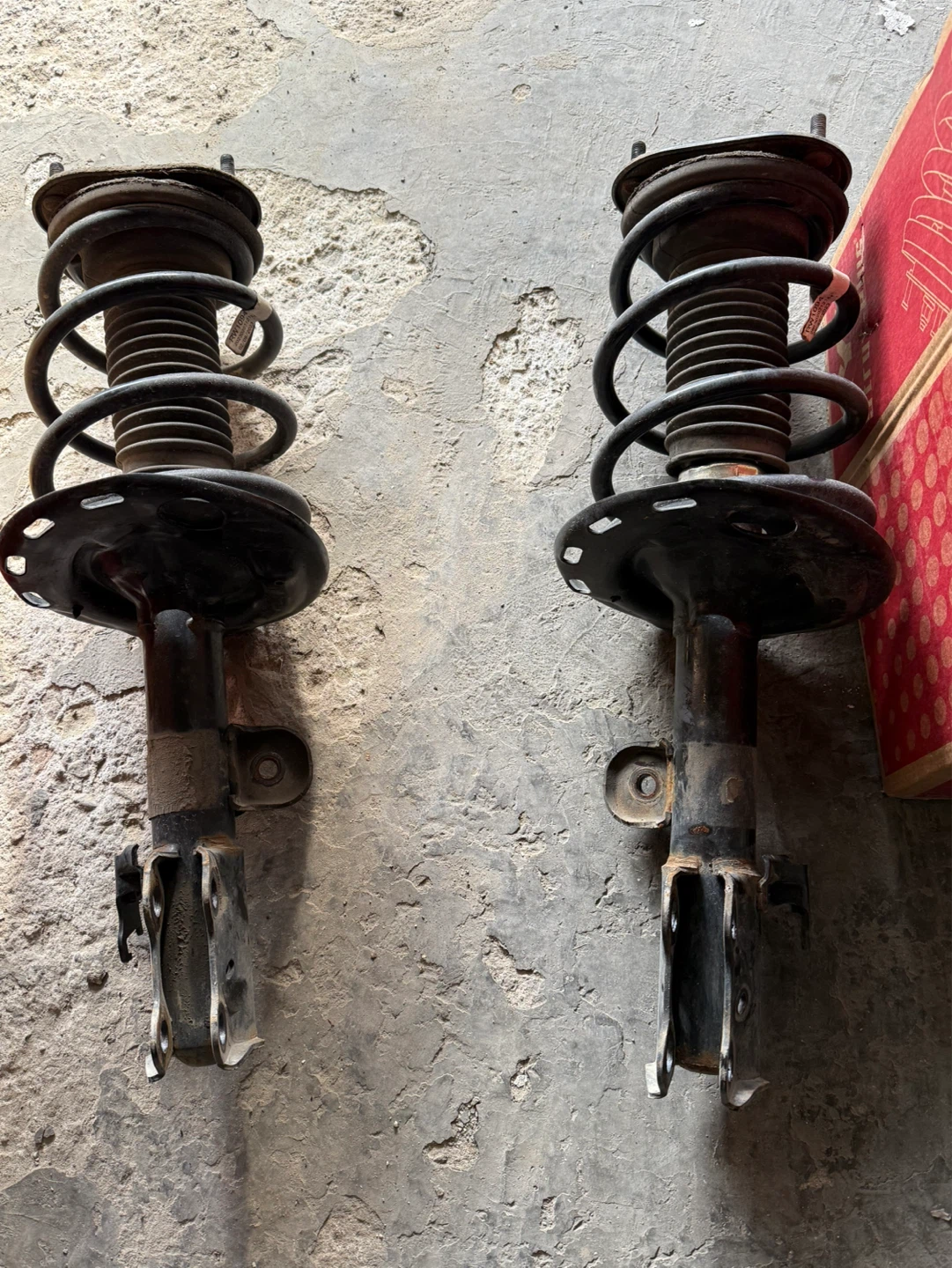 KYB Excel-G Gas Shock Absorbers (Pair) - photo 2