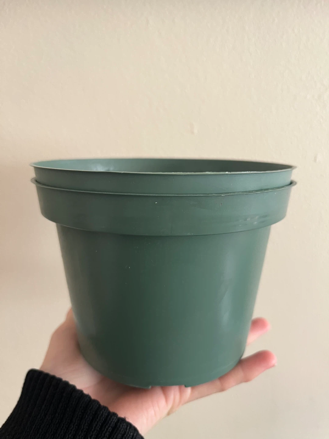 Plastic Green Plant Pot