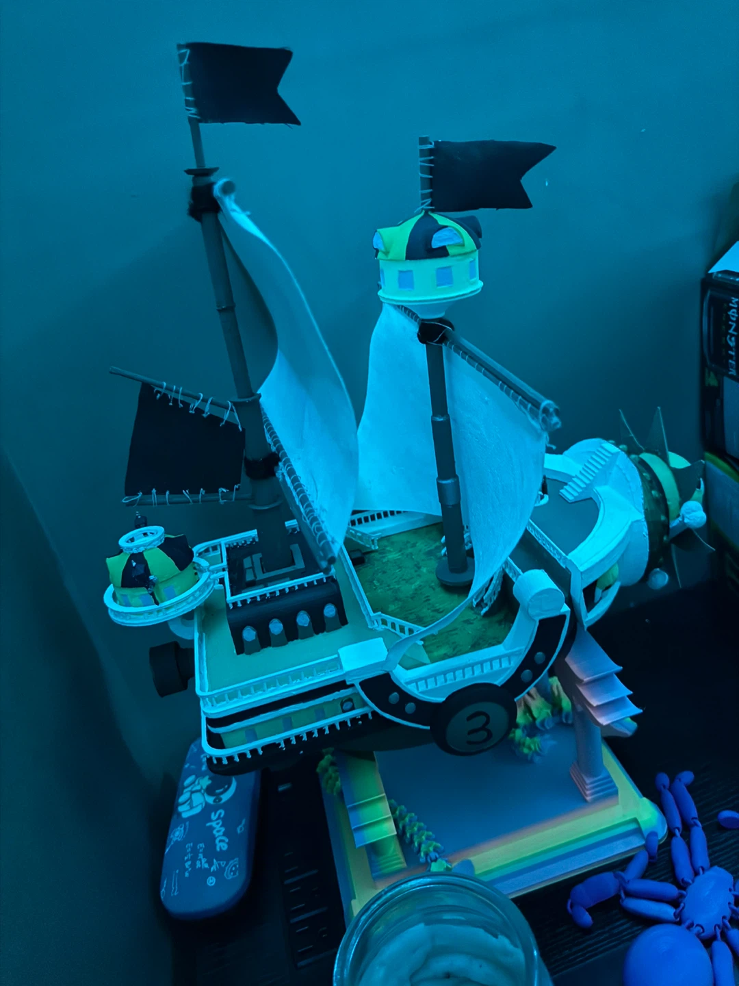 One Piece Thousand Sunny Ship Model - photo 4