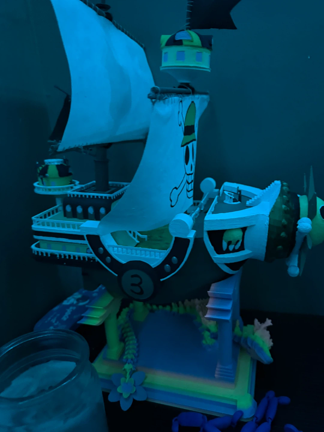 One Piece Thousand Sunny Ship Model - photo 3