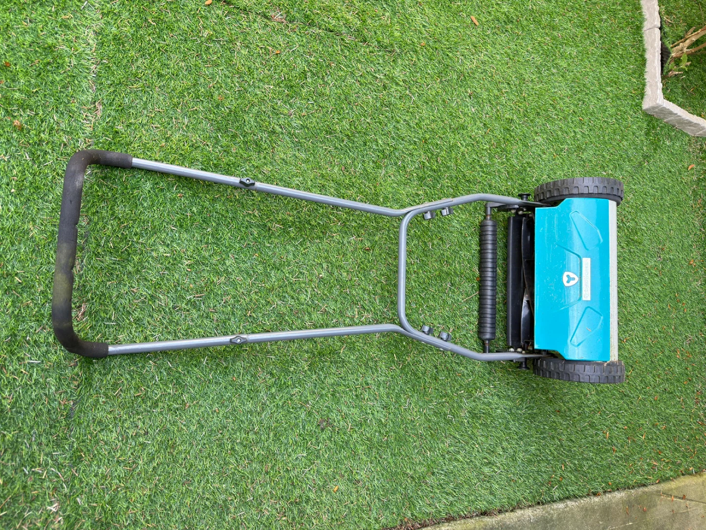 Yardworks 14-inch Manual Reel Lawn Mower. - photo 2