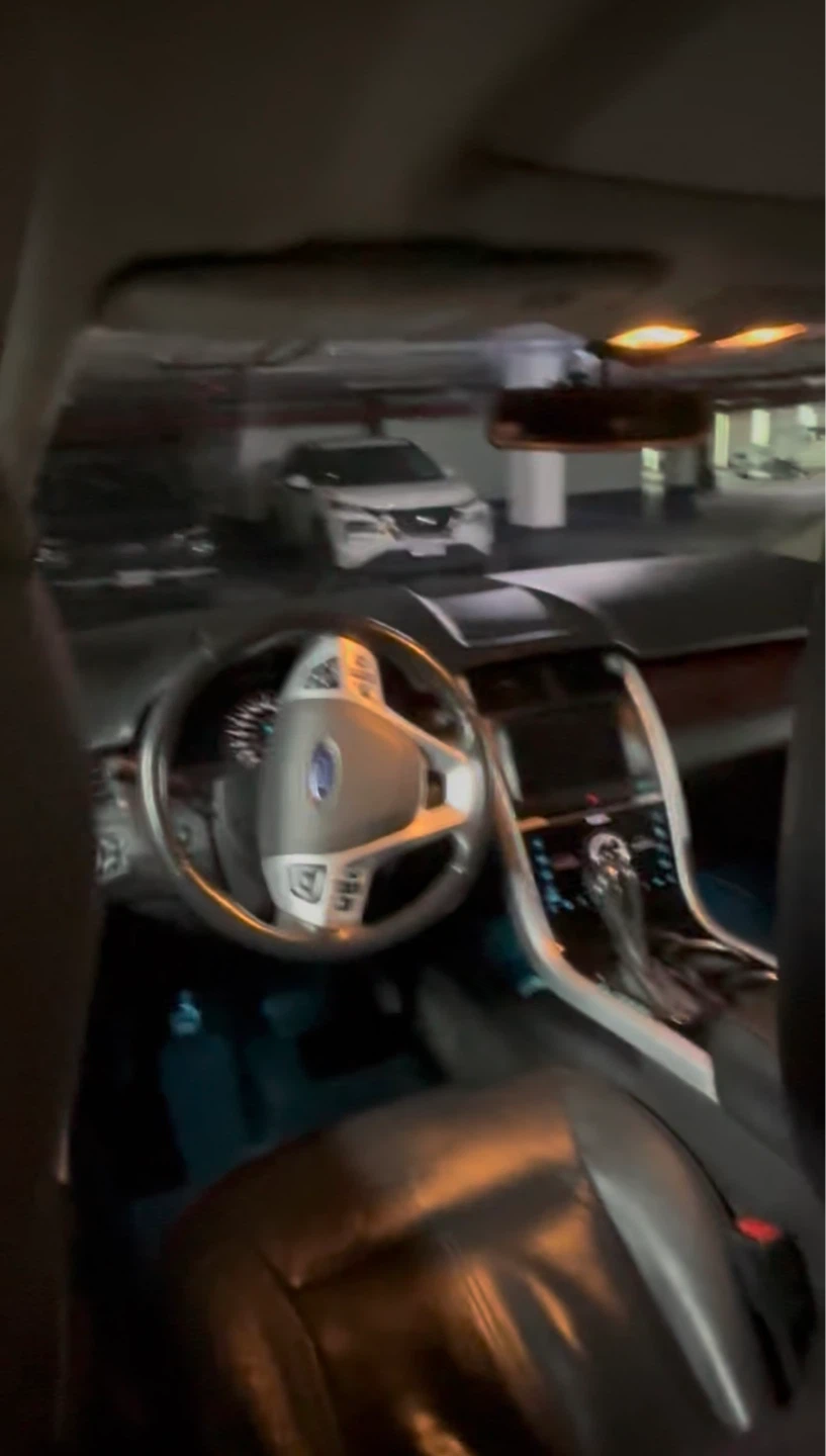 Ford Edge SUV - photo 2